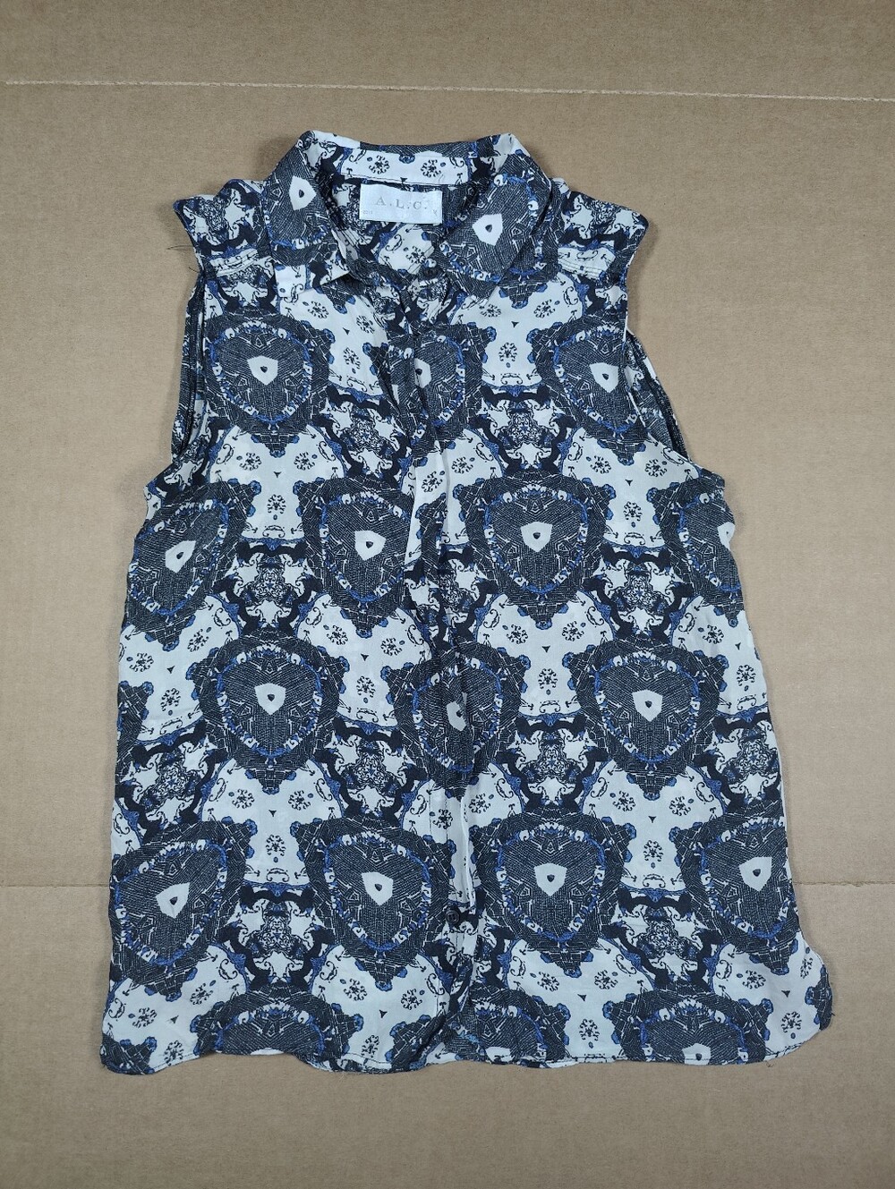 A.L.C Women's Silk White Blue Geometric Sleeveless Blouse Size XS Made In USA